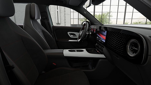 Mercedes-Benz GLB250+ 13 of 15