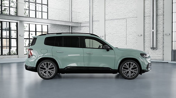 Mercedes-Benz GLB250+ 8 of 15