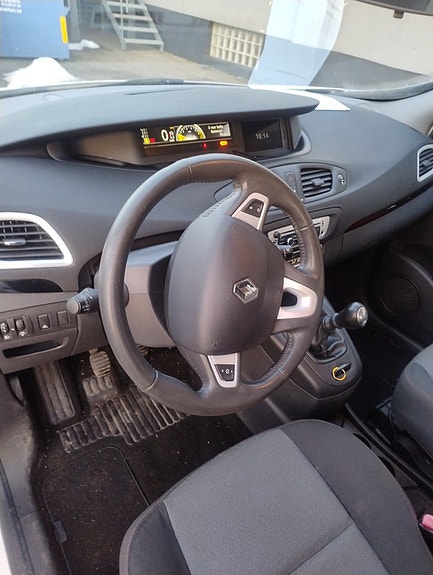 Renault Scenic III 9 of 11