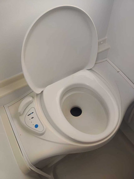 Adria Altea 542pk 21 of 23