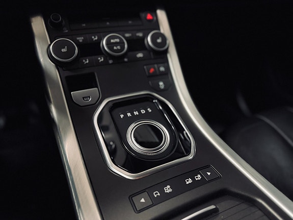 Land Rover Range Rover Evoque 18 of 26