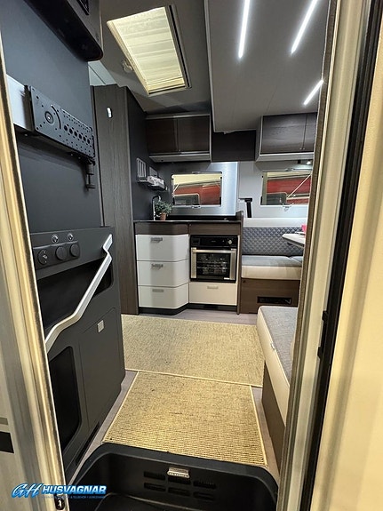 Adria MATRIX SUPREME 670 DL - 140HP 43H 5 of 15