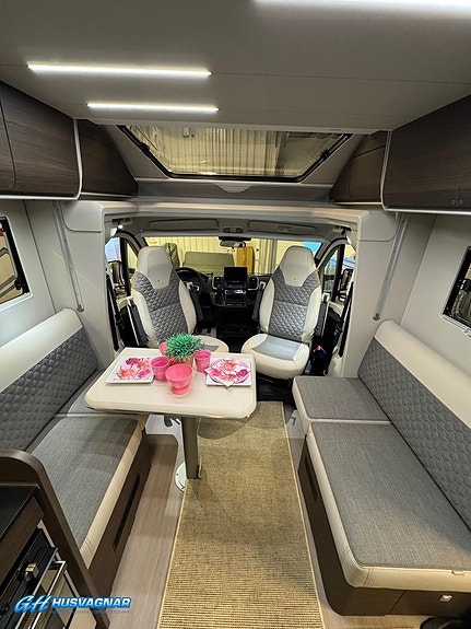 Adria MATRIX SUPREME 670 DL - 140HP 43H 12 of 15