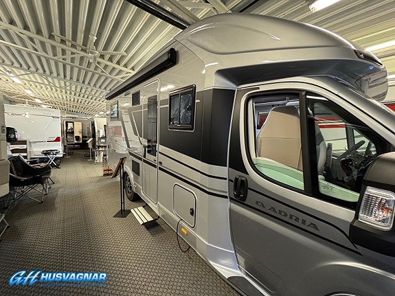 Adria MATRIX SUPREME 670 DL - 140HP 43H 2 of 15
