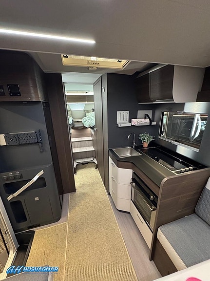 Adria MATRIX SUPREME 670 DL - 140HP 43H 7 of 15