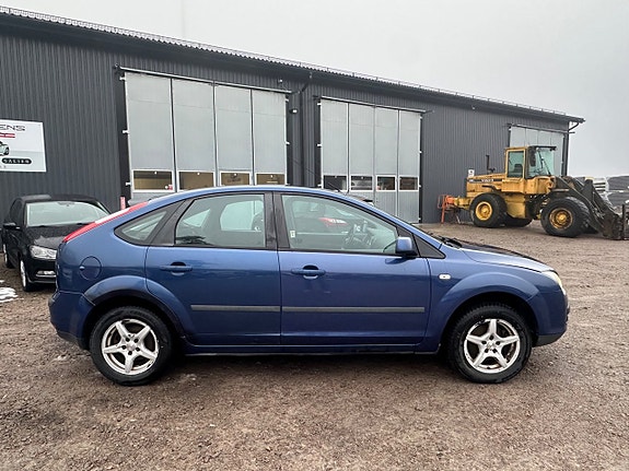 Ford Focus 2 of 5