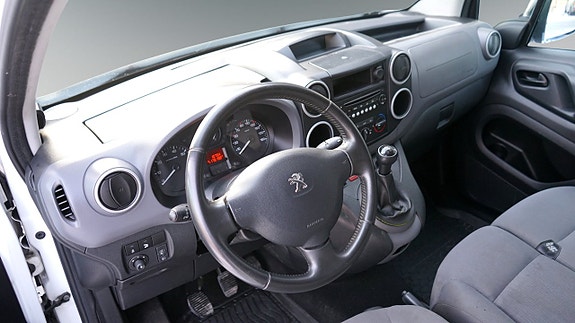 Peugeot Partner 4 of 5