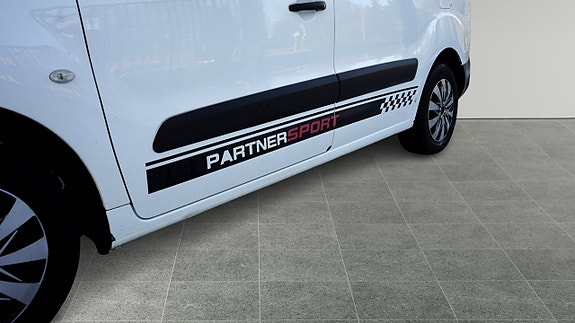 Peugeot Partner 17 of 19