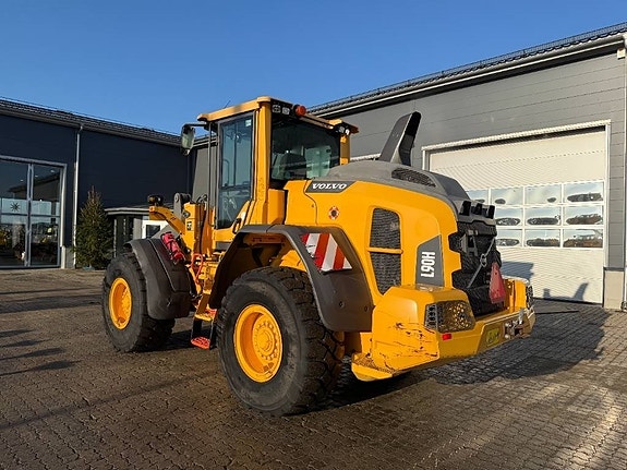 Volvo L 90 H 2 of 5