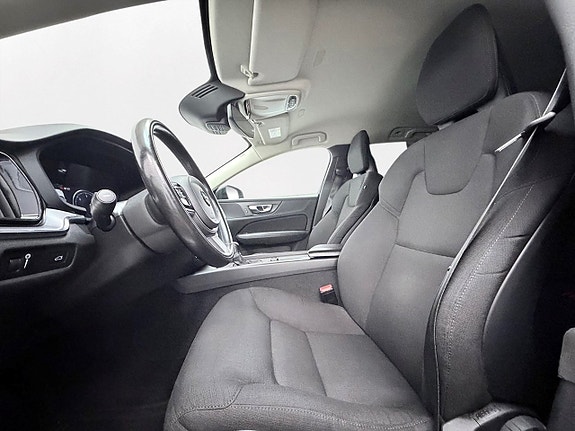 Volvo V60 12 of 30