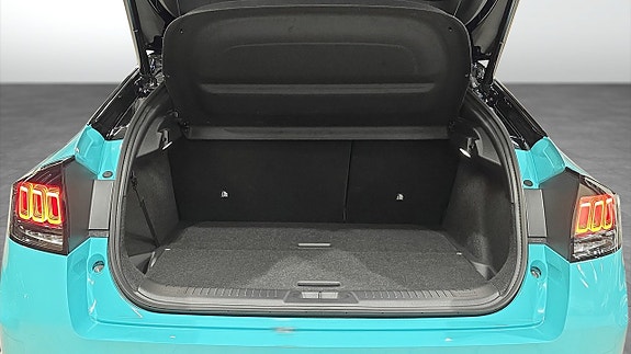 Nissan Leaf 10 of 16