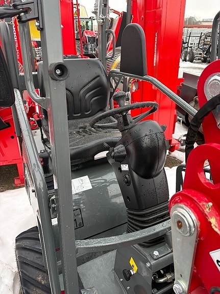Weidemann 1140 4 of 8
