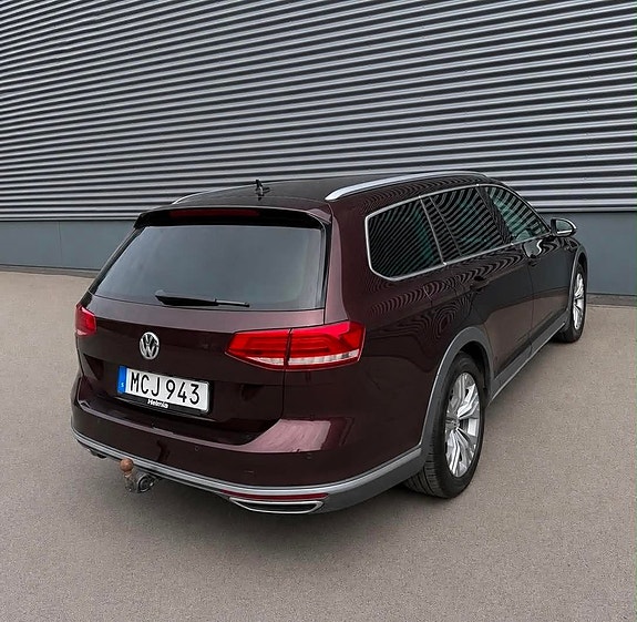 Volkswagen Passat Alltrack 4 of 5