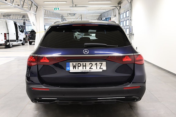 Mercedes-Benz E220 5 of 5