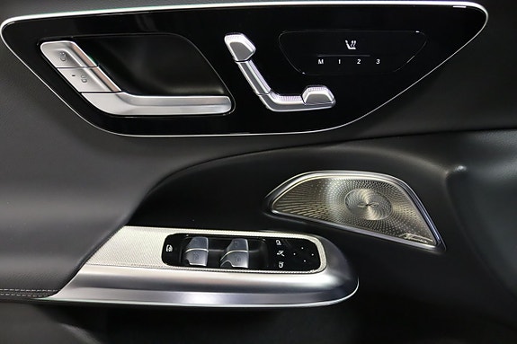 Mercedes-Benz E220 19 of 23
