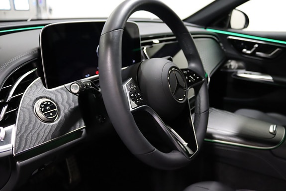 Mercedes-Benz E220 20 of 23