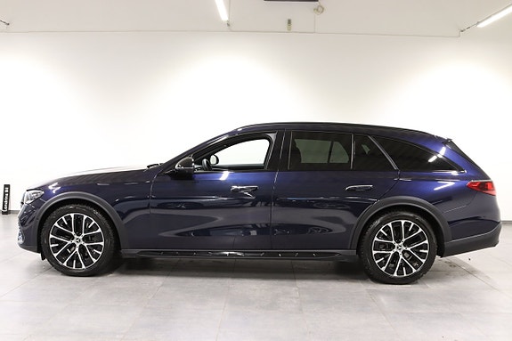 Mercedes-Benz E220 3 of 5
