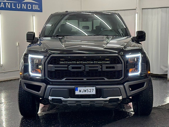 Ford F-150 2 of 5