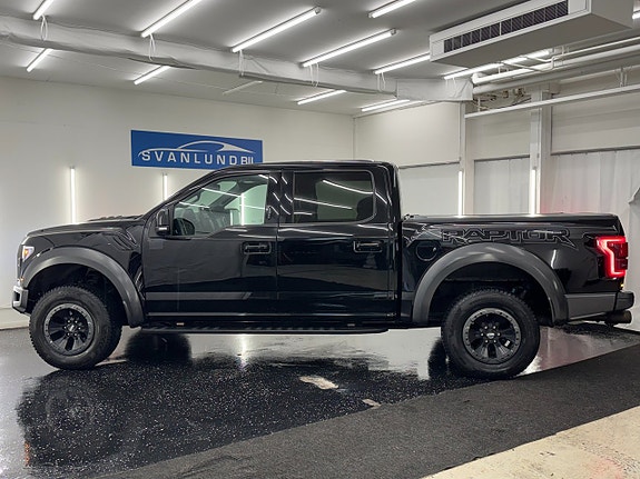 Ford F-150 4 of 5