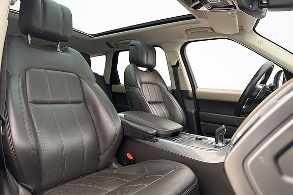 Land Rover Range Rover Sport 24 of 30