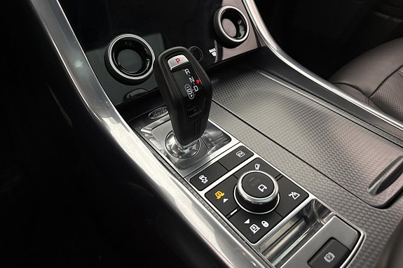 Land Rover Range Rover Sport 23 of 30