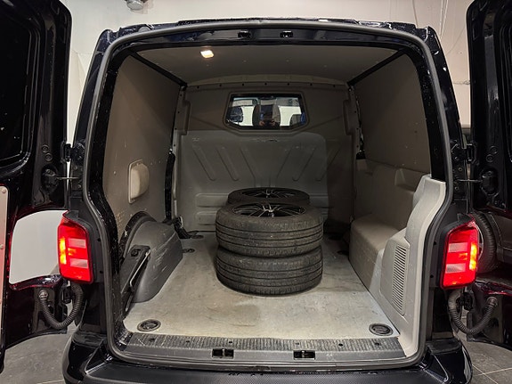 Volkswagen Transporter 9 of 26