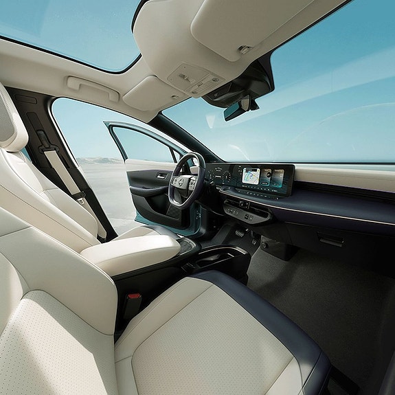 Nissan Leaf 8 of 17