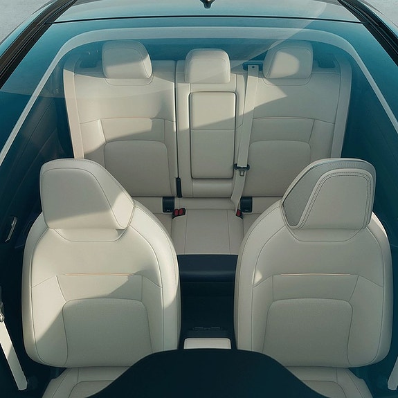 Nissan Leaf 9 of 17
