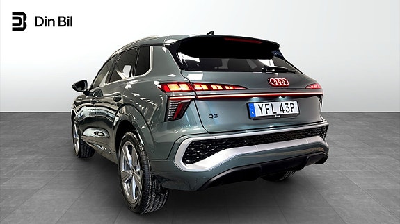 Audi Q3 3 of 5