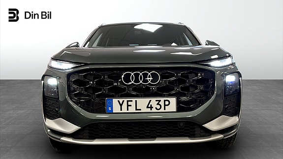 Audi Q3 4 of 5