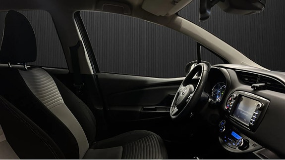 Toyota Yaris 7 of 8