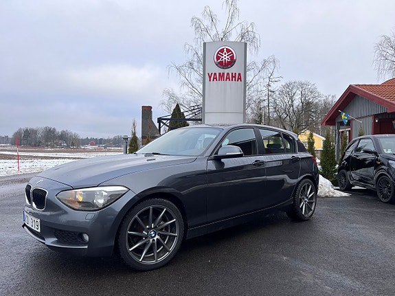BMW 116i 2 of 5