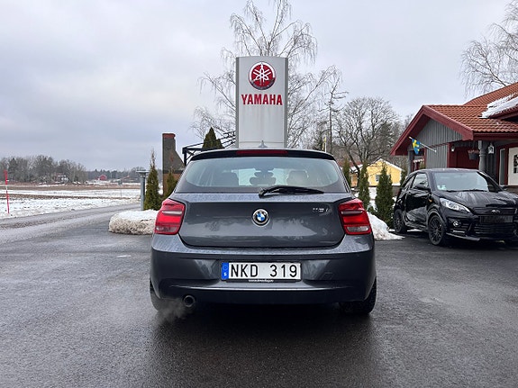 BMW 116i 7 of 15