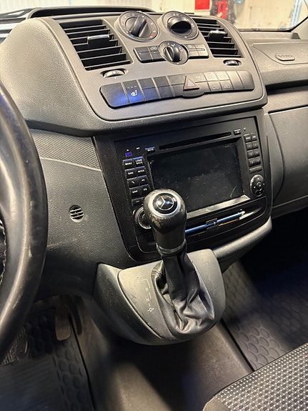 Mercedes-Benz Vito 113 3 of 5