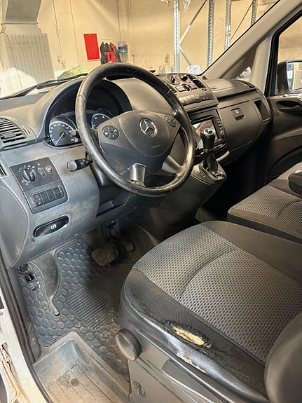 Mercedes-Benz Vito 113 2 of 5