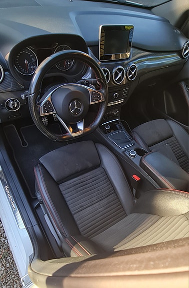 Mercedes-Benz B200 d 3 of 3