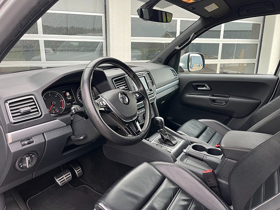 Volkswagen Amarok 8 of 12