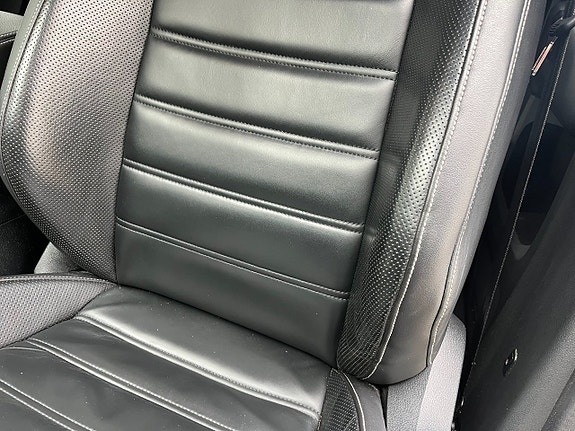 Volkswagen Amarok 10 of 12