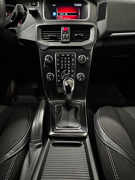 Volvo V40 17 of 21