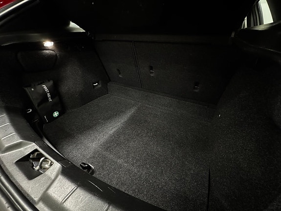 Volvo V40 7 of 21