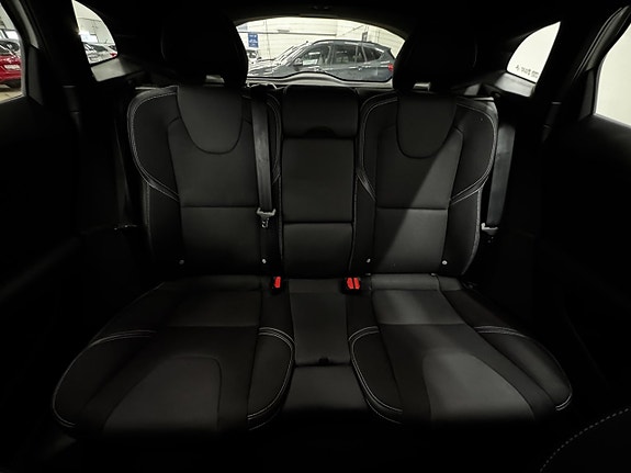 Volvo V40 12 of 21