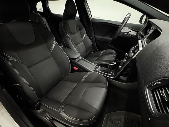 Volvo V40 9 of 21