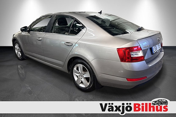 Skoda Octavia 2 of 5