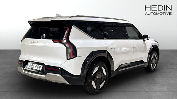 Kia EV9 2 of 5