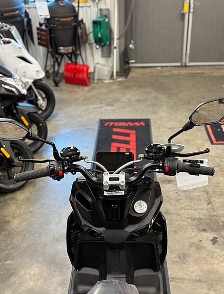 MOTO CR R9 SP 4 of 5
