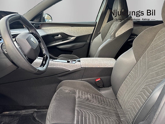Peugeot e-5008 6 of 9
