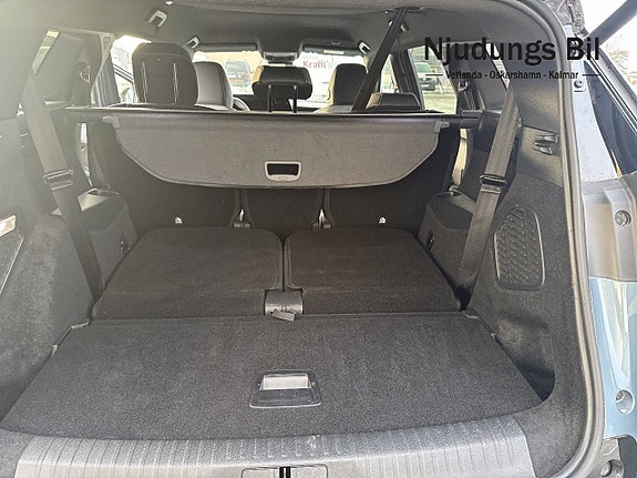 Peugeot e-5008 5 of 5