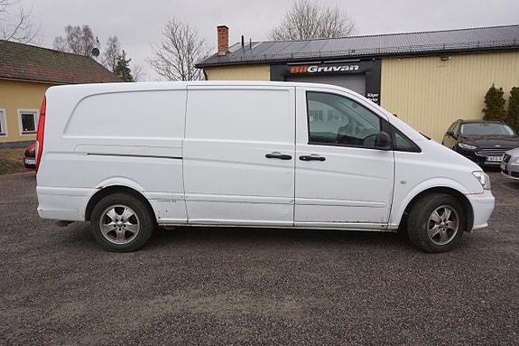 Mercedes-Benz Vito 113 2 of 5