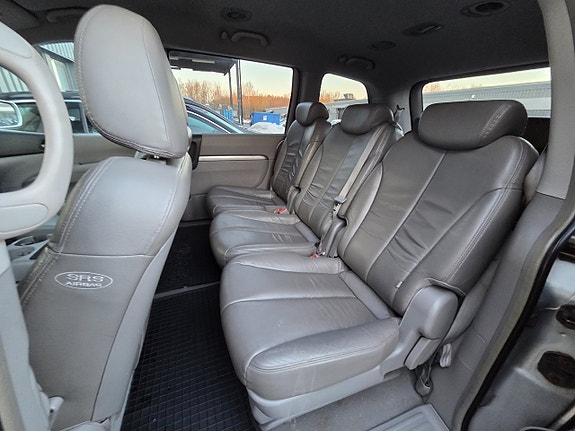 Kia Carnival 14 of 18