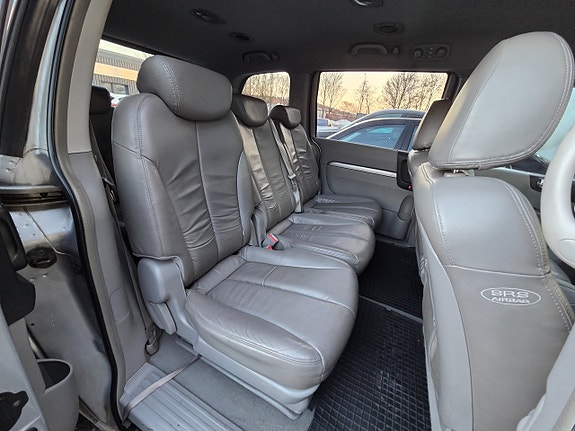 Kia Carnival 10 of 18